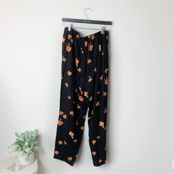 Women's Vintage Elastic Waist Black Floral Print Wide Leg Pants - Picture 6 of 7